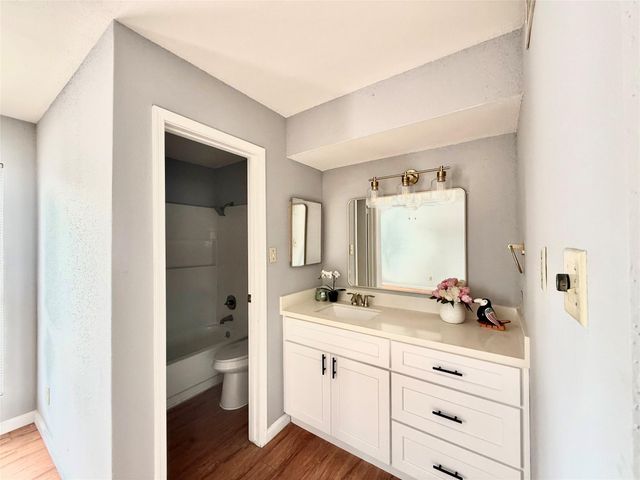 7200 W T C Jester Boulevard 3902, North Houston, TX 77088