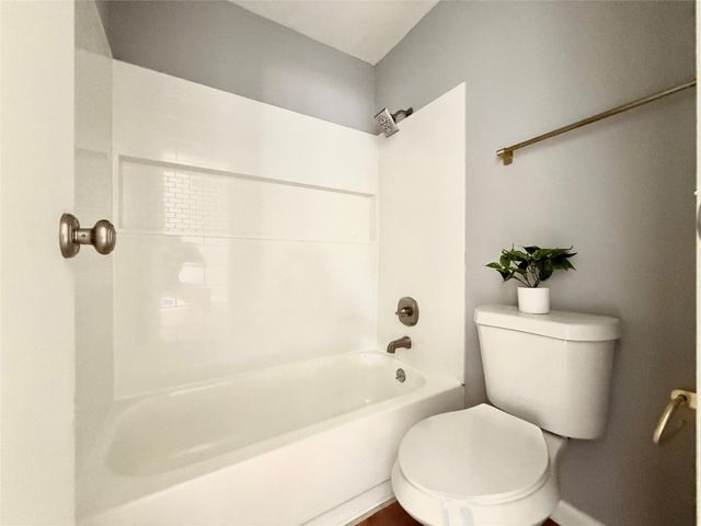 7200 W T C Jester Boulevard 3902, North Houston, TX 77088