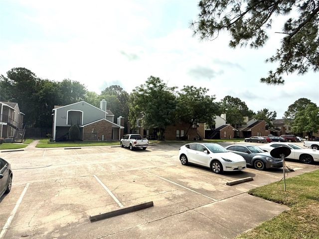 7200 W T C Jester Boulevard 3902, North Houston, TX 77088