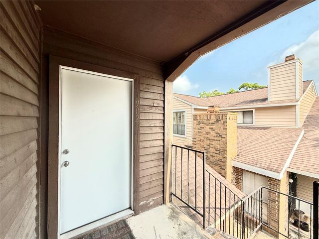 7200 W T C Jester Boulevard 3902, North Houston, TX 77088