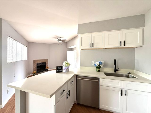 7200 W T C Jester Boulevard 3902, North Houston, TX 77088