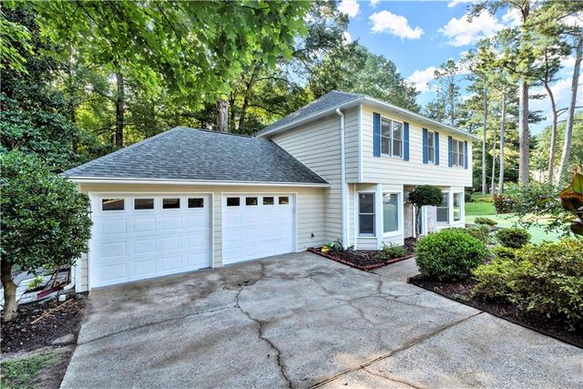 1172 Dogwood Forest NE Drive, Marietta, GA 30068