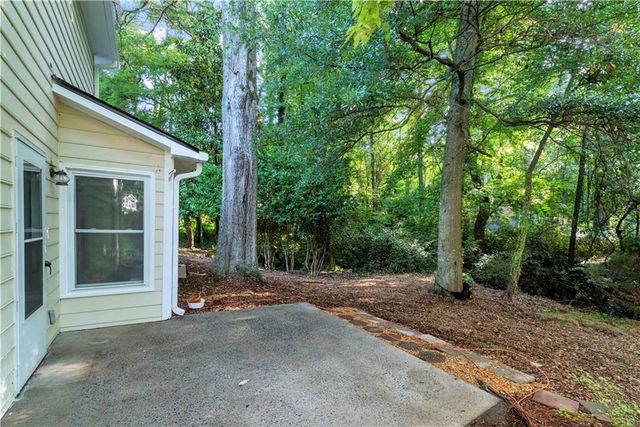 1172 Dogwood Forest NE Drive, Marietta, GA 30068