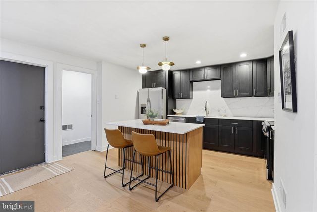 16 E WALNUT ST, Lancaster, PA 17602