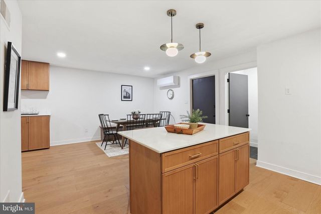 16 E WALNUT ST, Lancaster, PA 17602