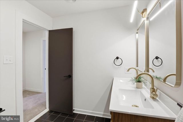 16 E WALNUT ST, Lancaster, PA 17602