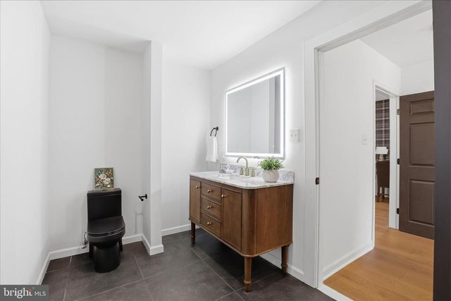 16 E WALNUT ST, Lancaster, PA 17602