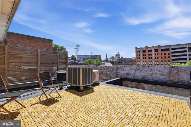 16 E WALNUT ST, Lancaster, PA 17602