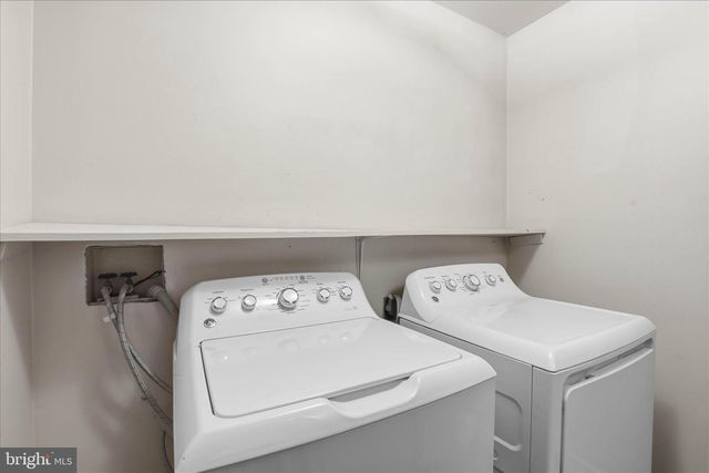 16 E WALNUT ST, Lancaster, PA 17602