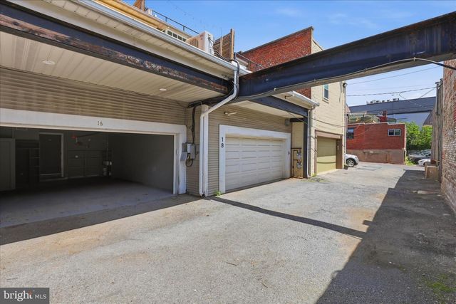 16 E WALNUT ST, Lancaster, PA 17602