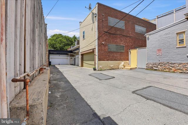 16 E WALNUT ST, Lancaster, PA 17602