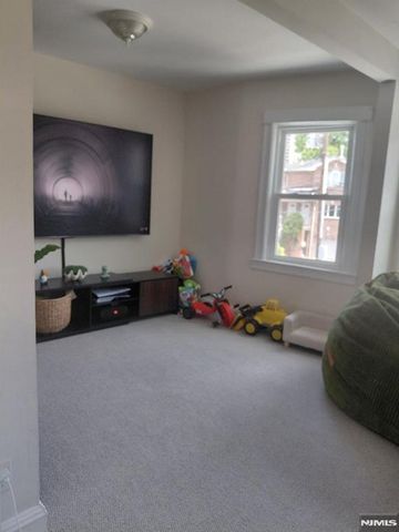 701 Grove Avenue, Cliffside Park, NJ 07010