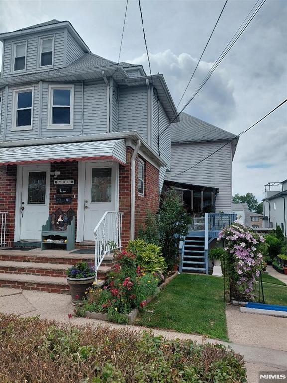 701 Grove Avenue, Cliffside Park, NJ 07010