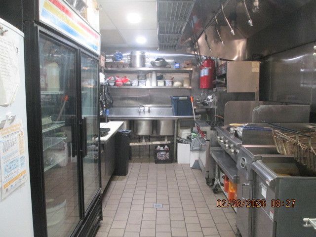 5437 S Center Avenue, Summit, IL 60501