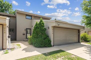 914 Prairie Meadow Court, Waterloo, IA 50701