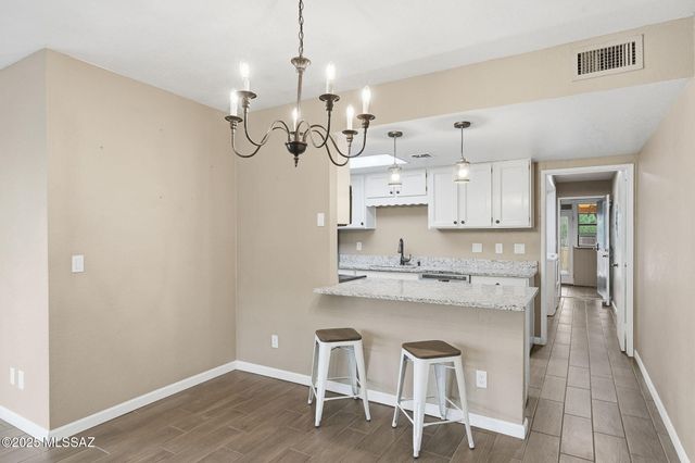 301 N Paseo De Los Conquistadores, Green Valley, AZ 85614