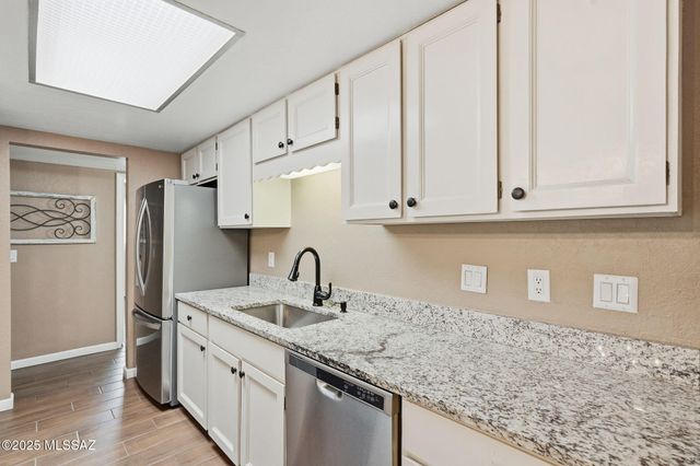 301 N Paseo De Los Conquistadores, Green Valley, AZ 85614