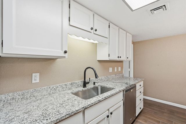 301 N Paseo De Los Conquistadores, Green Valley, AZ 85614