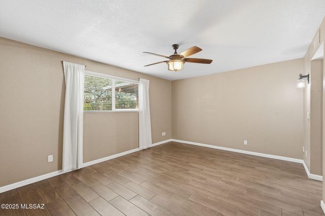 301 N Paseo De Los Conquistadores, Green Valley, AZ 85614