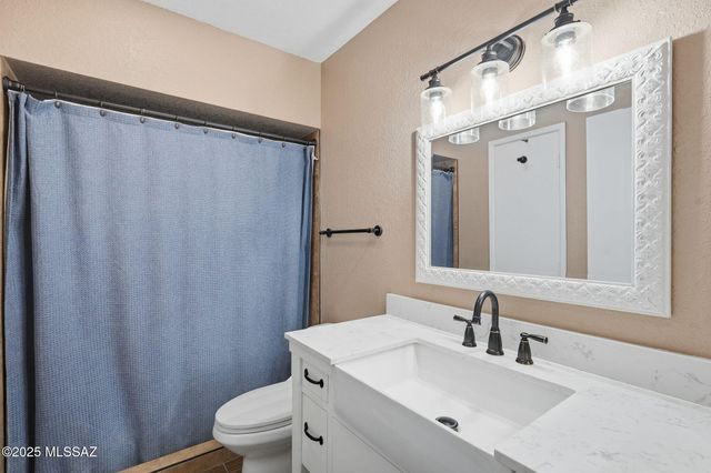 301 N Paseo De Los Conquistadores, Green Valley, AZ 85614