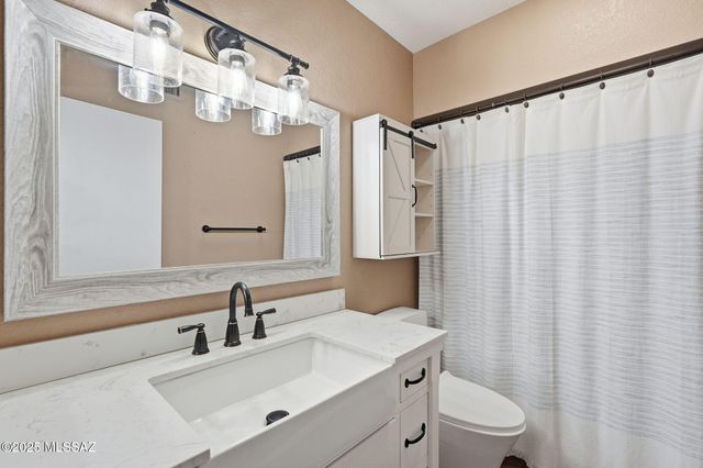 301 N Paseo De Los Conquistadores, Green Valley, AZ 85614