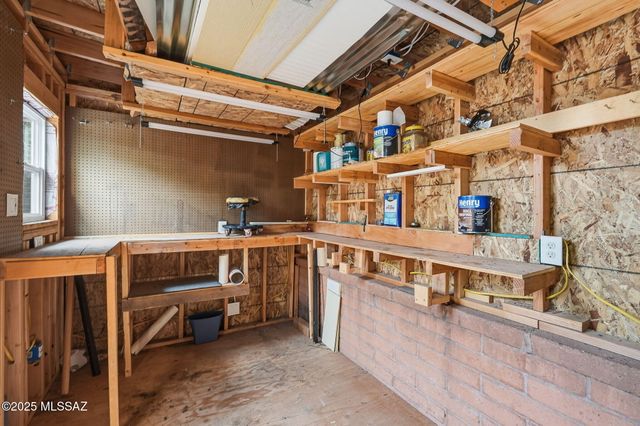 301 N Paseo De Los Conquistadores, Green Valley, AZ 85614