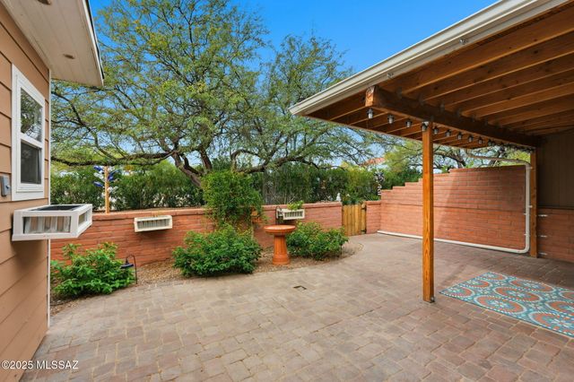 301 N Paseo De Los Conquistadores, Green Valley, AZ 85614