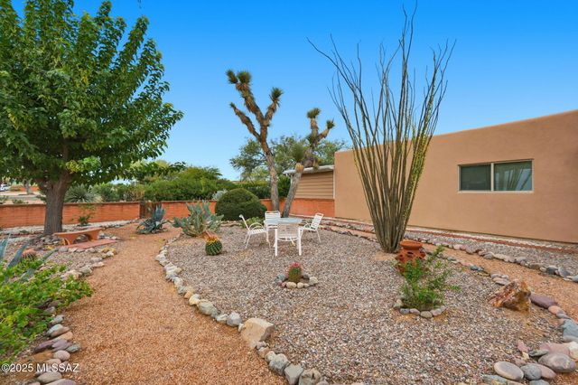 301 N Paseo De Los Conquistadores, Green Valley, AZ 85614