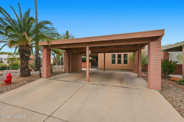 301 N Paseo De Los Conquistadores, Green Valley, AZ 85614
