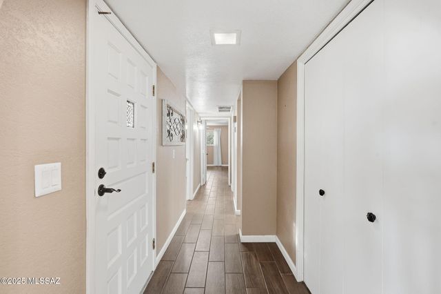 301 N Paseo De Los Conquistadores, Green Valley, AZ 85614