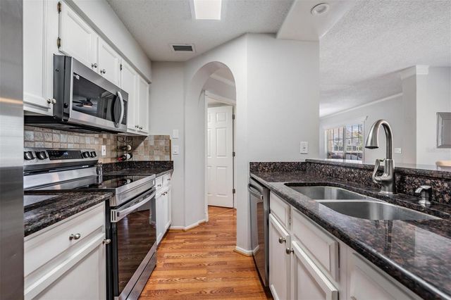 341 KENSINGTON LAKE CIRCLE, Brandon, FL 33511