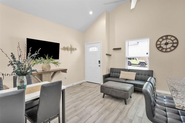 286 Westchase, Montgomery, TX 77316