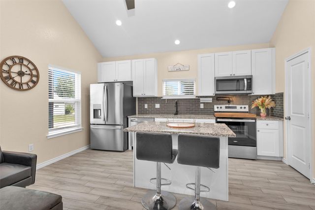 286 Westchase, Montgomery, TX 77316