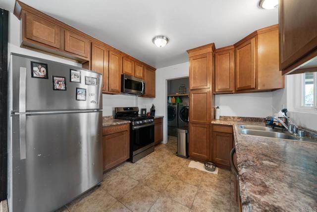 565 June Way, El Cajon, CA 92021