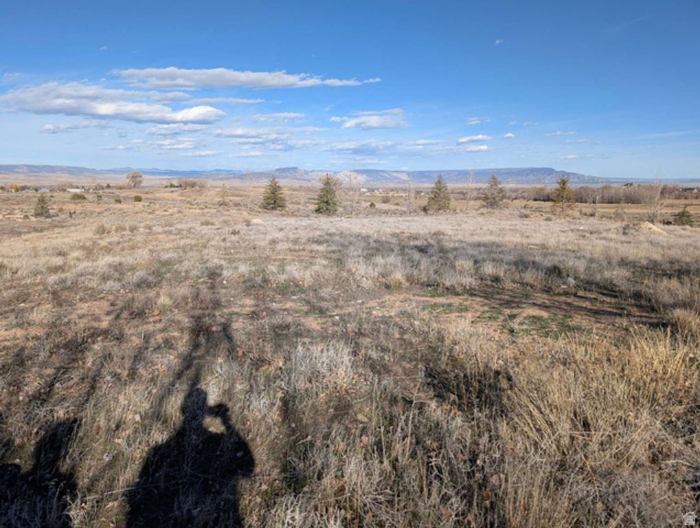 Image 6 of property listing at 3331 S 1500 W, Vernal, UT 84078