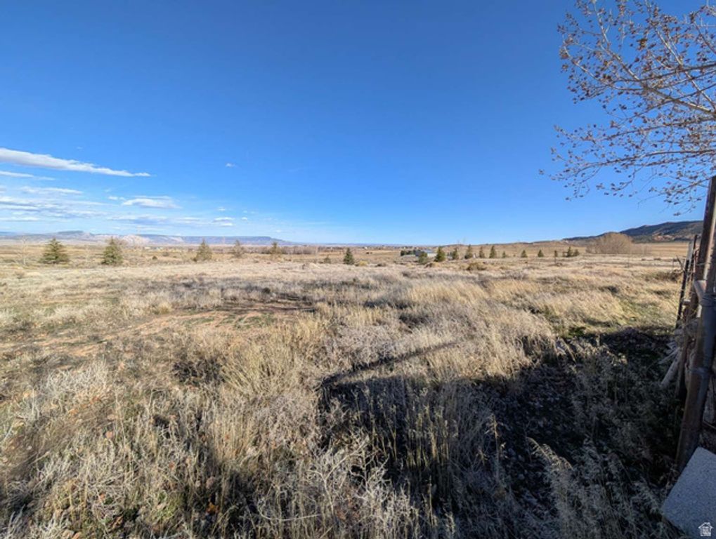 Image 7 of property listing at 3331 S 1500 W, Vernal, UT 84078