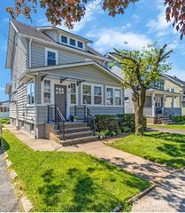 146 W Grant Avenue, Roselle Park, NJ 07204