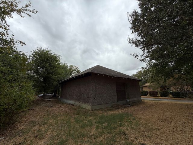 405 Charter Street, Whitesboro, TX 76273