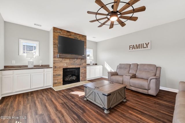 423 Planters Ridge Drive, Pikeville, NC 27863