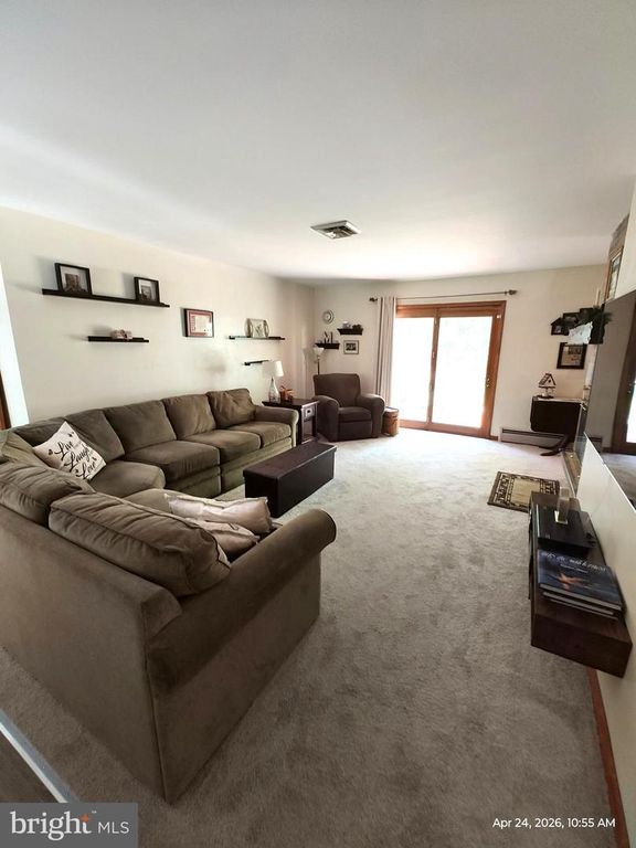 Image 8 of property listing at 2813 SUMMIT, Baltimore, MD 21234