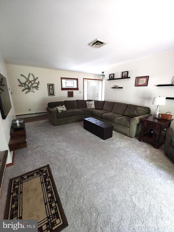 Image 9 of property listing at 2813 SUMMIT, Baltimore, MD 21234