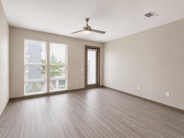 1111 N Durham Drive 501, Houston, TX 77008
