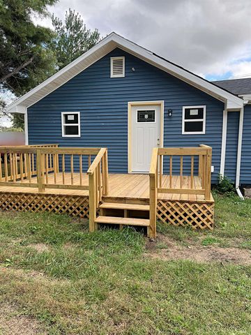 982 8th St NW, Linton, IN 47441