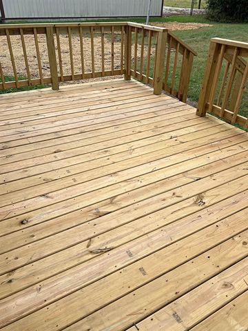 982 8th St NW, Linton, IN 47441