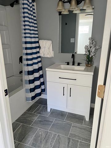 982 8th St NW, Linton, IN 47441