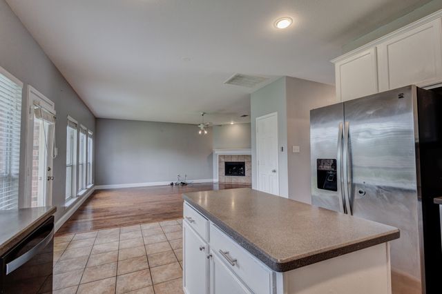 6107 Lakecrest Drive, Sachse, TX 75048
