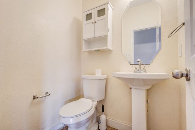 6107 Lakecrest Drive, Sachse, TX 75048