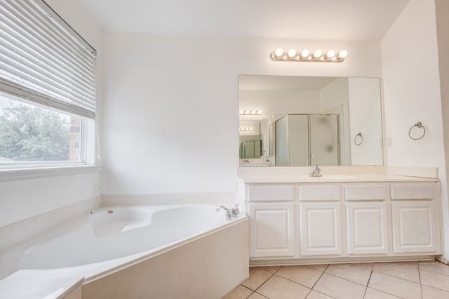6107 Lakecrest Drive, Sachse, TX 75048
