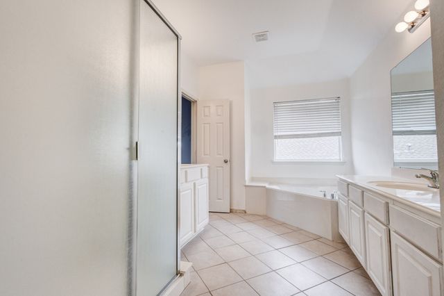 6107 Lakecrest Drive, Sachse, TX 75048