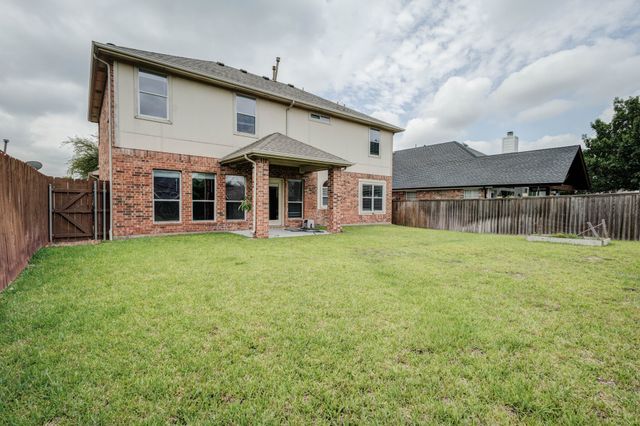6107 Lakecrest Drive, Sachse, TX 75048